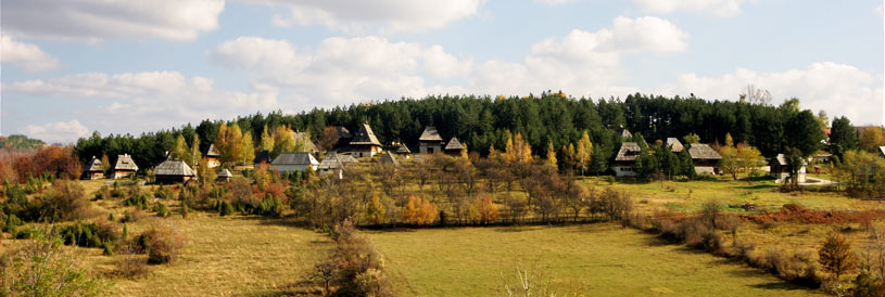 Panoramski pogled na Staro selo Sirogojno Panorama Sirogojno