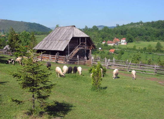 Привредни део