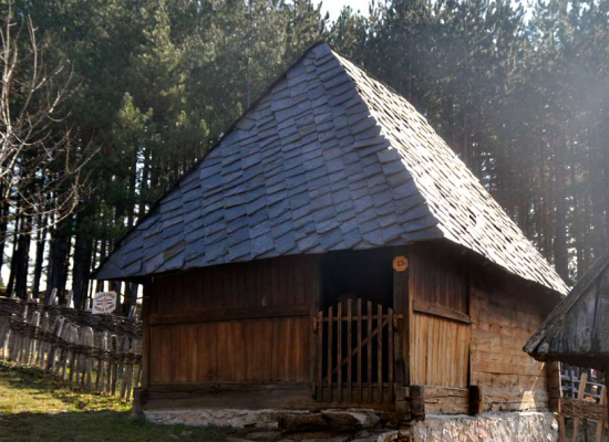 Продавница дувана