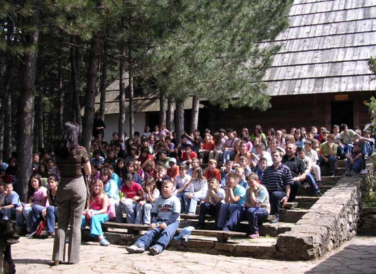 Летња позорница